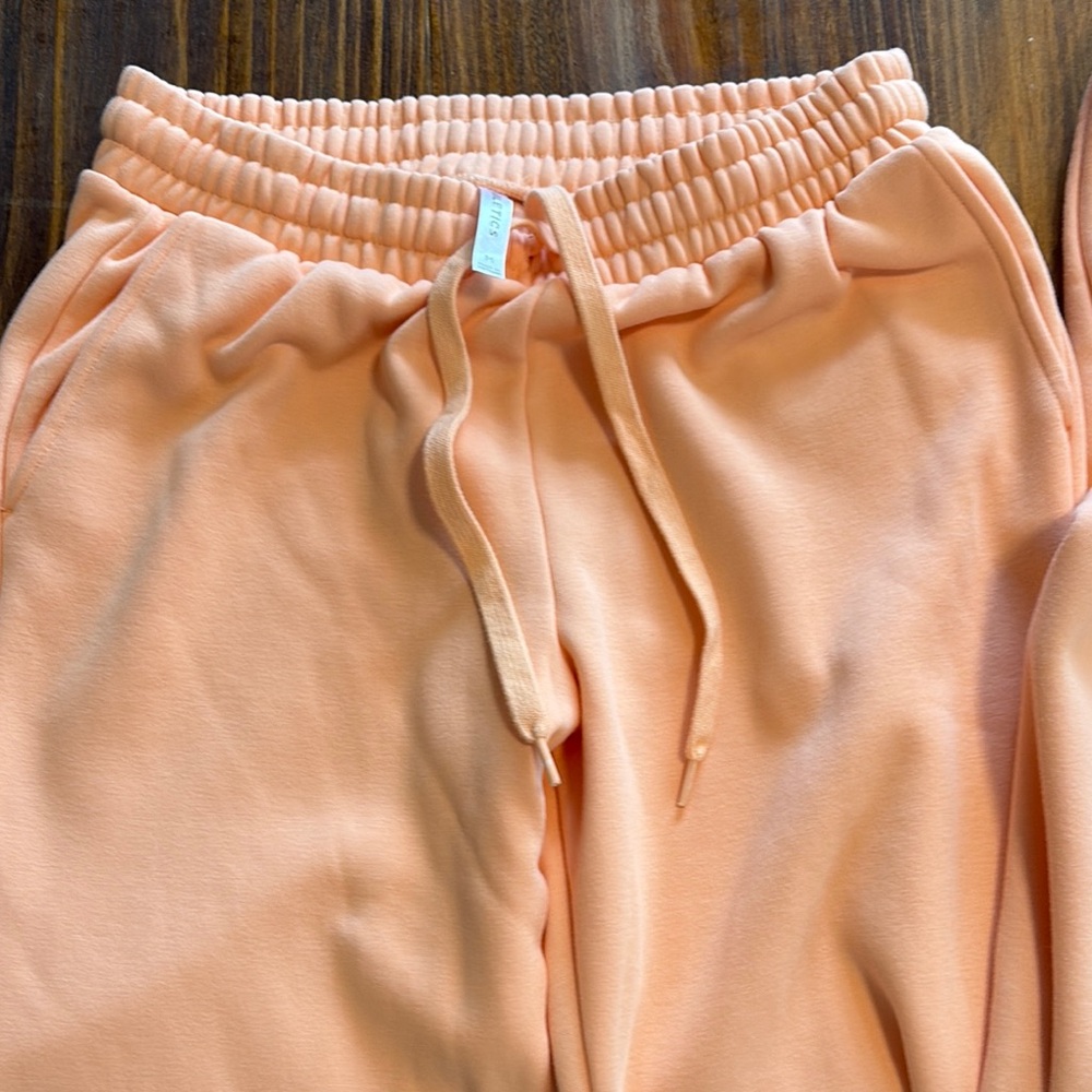 Peach women’s jogger set